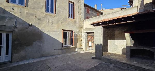 Ensemble immobilier à fort potentiel + dépendances + local commercial