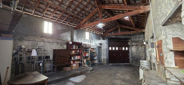 Ensemble immobilier à fort potentiel + dépendances + local commercial