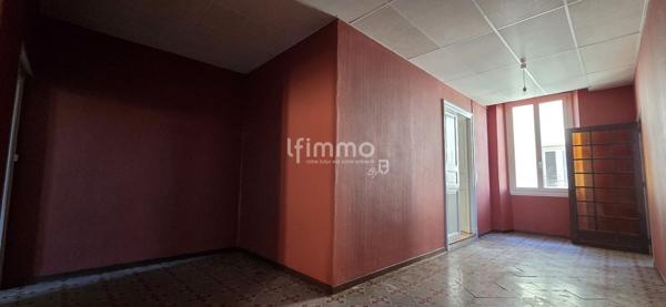 Ensemble immobilier à fort potentiel + dépendances + local commercial