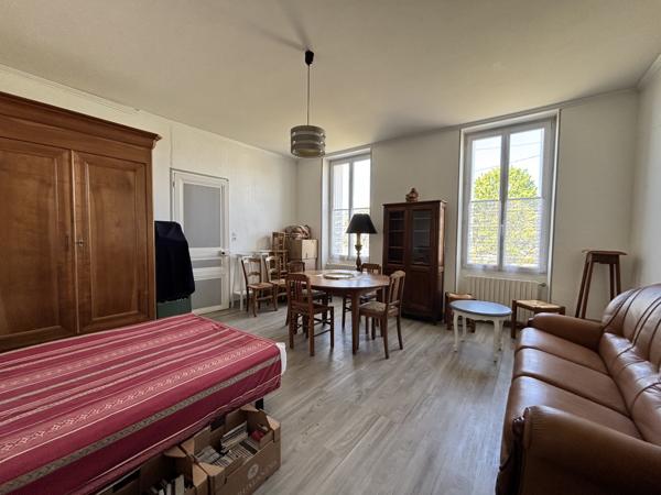 Maison
                                                                                                                                                                                                                                                                                                                        5 pièce(s)                                                                                                                                                                                                          4 chambre(s)                                                                                                                                                                                                          160  m²
