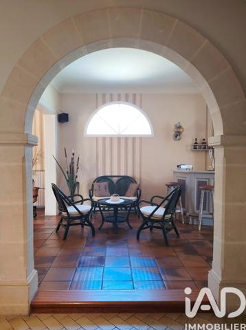 Maison à vendre 5 pièces 158 m² Léognan