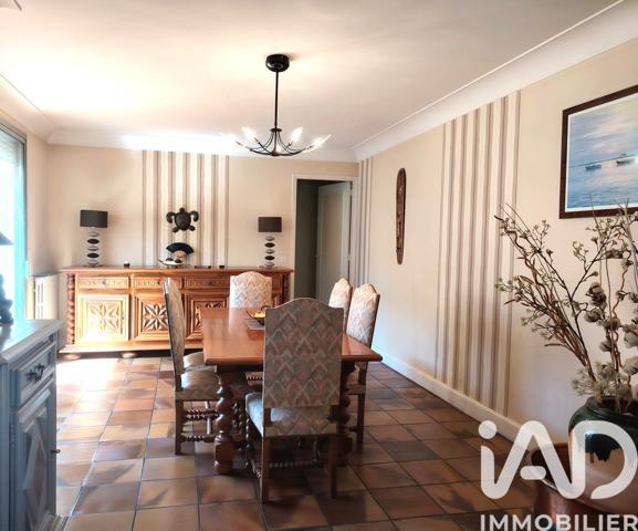 Maison à vendre 5 pièces 158 m² Léognan