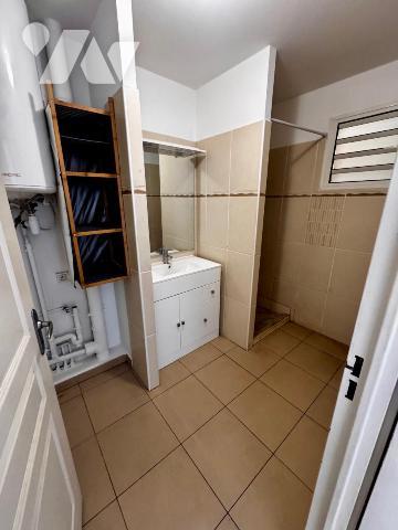 LA POSSESSION T2 CENTRE VILLE VUE MER