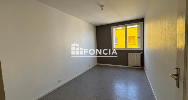 Location Appartement 2 pièces 42.8 m² - Clermont-ferrand 63000
