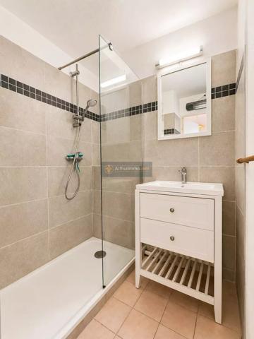 Vente                                                      Appartement
                        
                     3 pièces                      40 m2                     à Saint-Aygulf