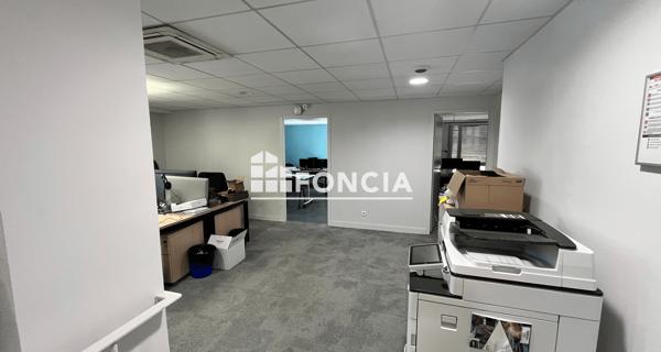 Location Local commercial 3 pièces 280 m² - Avignon 84000