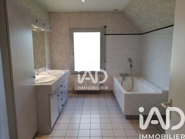 Maison à vendre 8 pièces 225 m² L'Huisserie