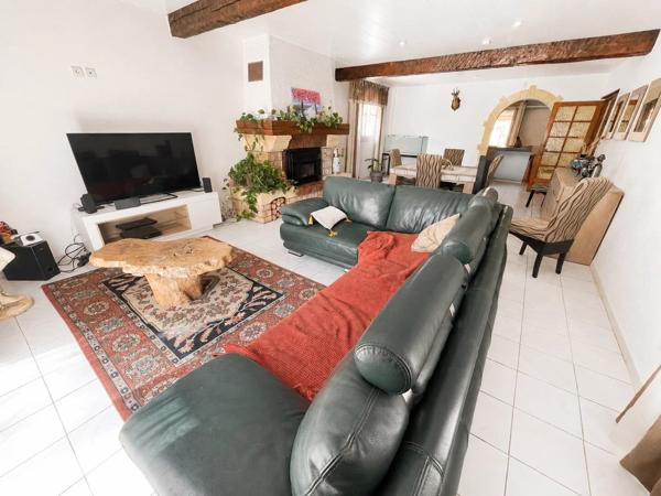 Vente                                                      Villa
                        
                     4 pièces                      123 m2                     à Le Cannet-des-Maures