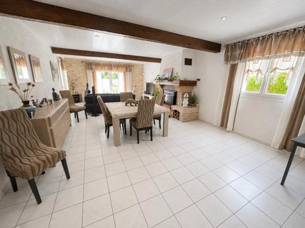 Vente                                                      Villa
                        
                     4 pièces                      123 m2                     à Le Cannet-des-Maures