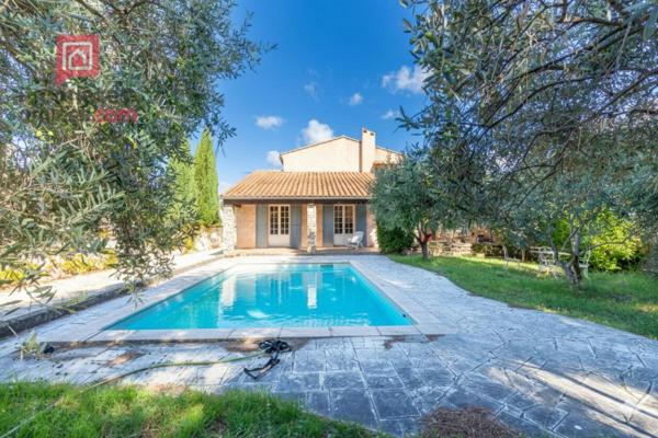 Maison Carpentras 6 pièce(s) 137 m2 sur un terrain de 770 m2 avec piscine