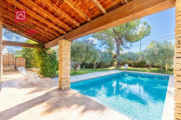 Maison Carpentras 6 pièce(s) 137 m2 sur un terrain de 770 m2 avec piscine