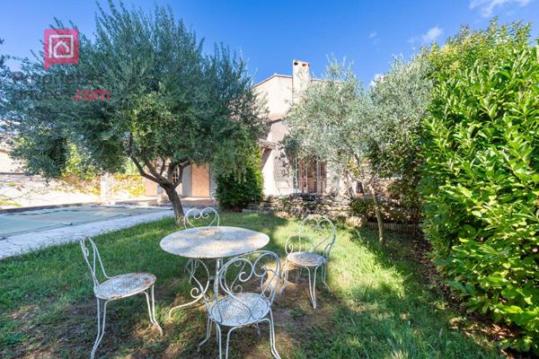 Maison Carpentras 6 pièce(s) 137 m2 sur un terrain de 770 m2 avec piscine