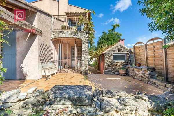 Maison Carpentras 6 pièce(s) 137 m2 sur un terrain de 770 m2 avec piscine