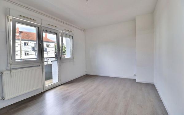 Appartement à louer    3 pièces • 82,30 m2 Petite-Rosselle