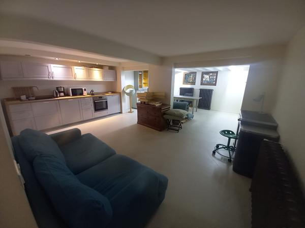 Grand studio à louer