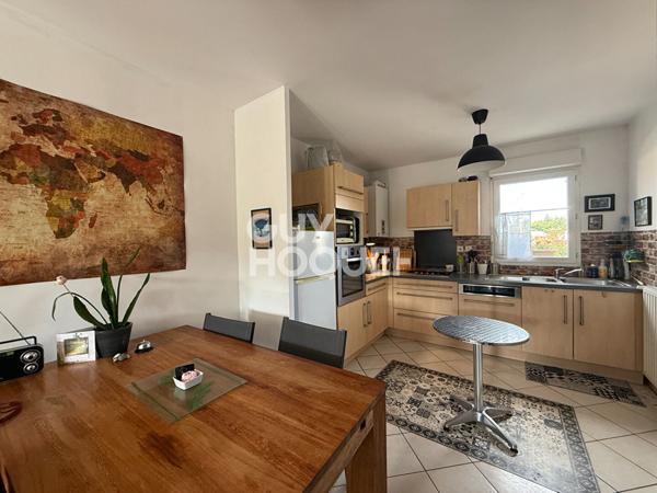 Maison mitoyenne récente avec jardin à GIVORS centre