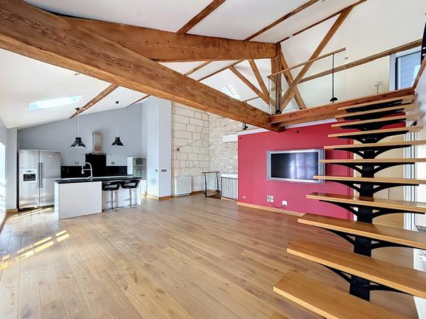 PLATEAU D'ANGOULEME Emplacement exceptionnel pour ce magnifique duplex