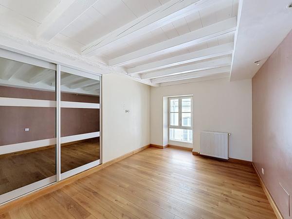 PLATEAU D'ANGOULEME Emplacement exceptionnel pour ce magnifique duplex