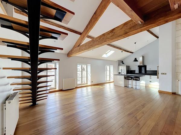 PLATEAU D'ANGOULEME Emplacement exceptionnel pour ce magnifique duplex