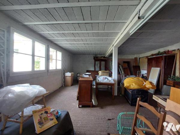 A VENDRE- MAISON - HANGAR -COSSE LE VIVIEN