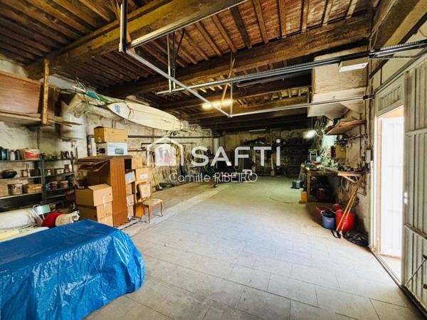 PORT VENDRE,MAISON AVEC DE DEUX APPARTEMENTS,PLACES DE PARKING,GARAGE