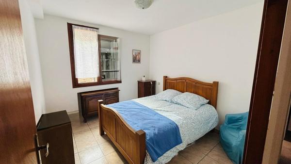 PORT VENDRE,MAISON AVEC DE DEUX APPARTEMENTS,PLACES DE PARKING,GARAGE