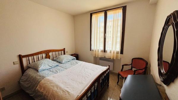 PORT VENDRE,MAISON AVEC DE DEUX APPARTEMENTS,PLACES DE PARKING,GARAGE