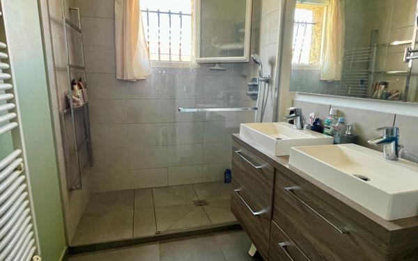 Maison à vendre    5 pièces • 110 m2 Chasse-sur-Rhône