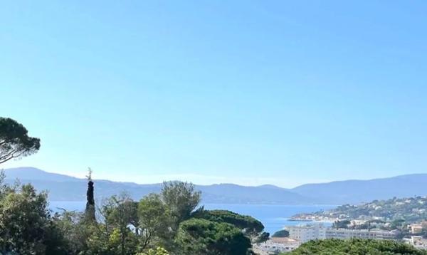 Dpt Var (83), à vendre SAINTE MAXIME maison P6 de 280 m² - Terrain de 1637 m²