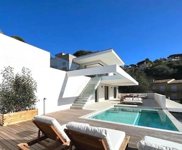 Dpt Var (83), à vendre SAINTE MAXIME maison P6 de 280 m² - Terrain de 1637 m²