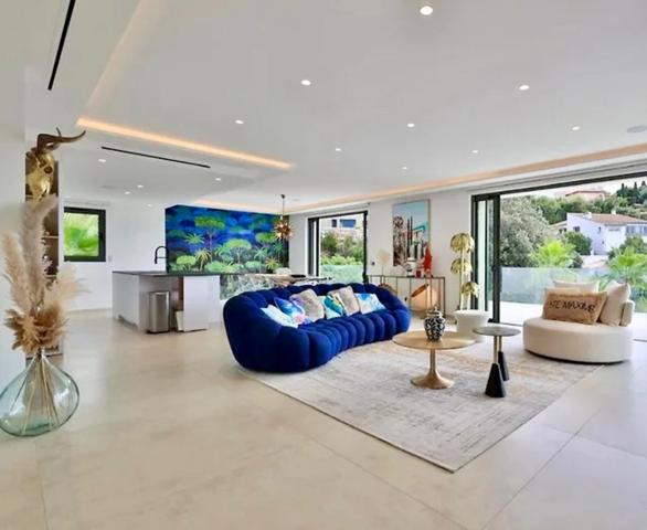 Dpt Var (83), à vendre SAINTE MAXIME maison P6 de 280 m² - Terrain de 1637 m²