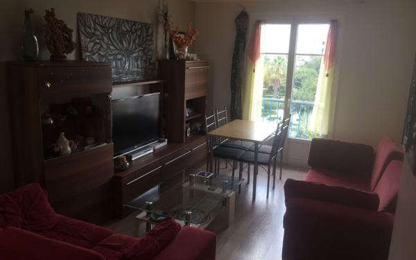 Appartement à louer    3 pièces •  Marseille 8