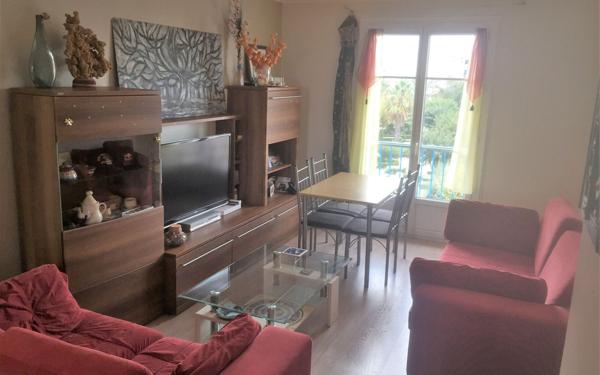 Appartement à louer    3 pièces •  Marseille 8