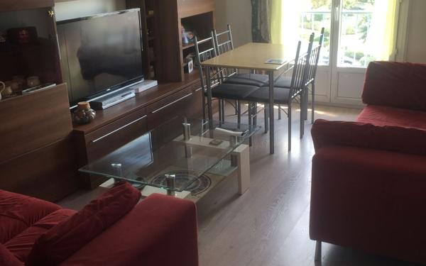 Appartement à louer    3 pièces •  Marseille 8