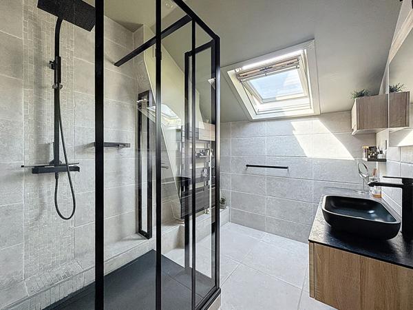 Maison centre ville de Meaux - 210 m² - 6 chambres - terrasse - jarin - cave totale - 4 places de stationnement