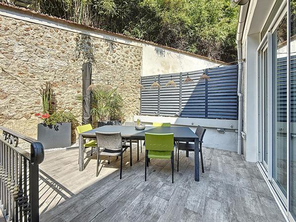 Maison centre ville de Meaux - 210 m² - 6 chambres - terrasse - jarin - cave totale - 4 places de stationnement