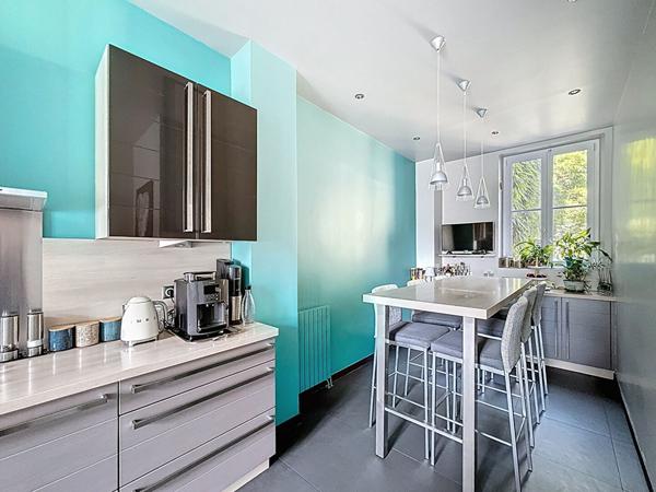 Maison centre ville de Meaux - 210 m² - 6 chambres - terrasse - jarin - cave totale - 4 places de stationnement