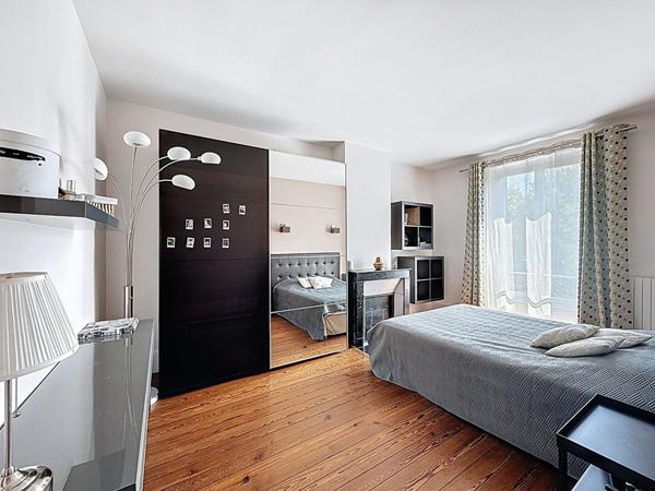 Maison centre ville de Meaux - 210 m² - 6 chambres - terrasse - jarin - cave totale - 4 places de stationnement