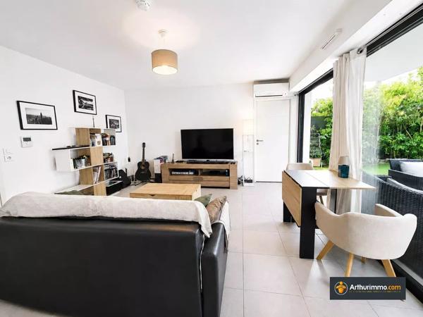 Vente                                                      Appartement
                        
                     2 pièces                      40 m2                     à Nice
