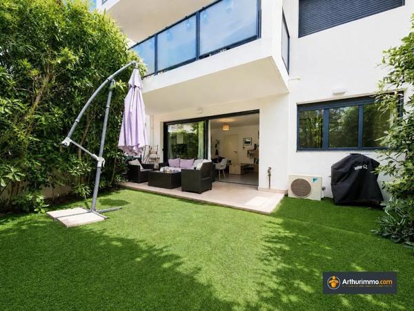 Vente                                                      Appartement
                        
                     2 pièces                      40 m2                     à Nice
