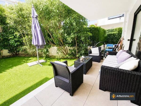 Vente                                                      Appartement
                        
                     2 pièces                      40 m2                     à Nice
