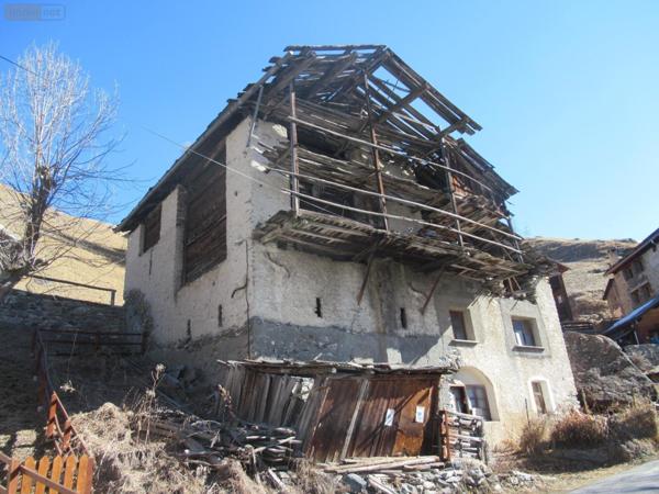 Maison à restaurer à vendre à Saint-Véran dans lesHautes-Alpes (05350), ref : 11808205   
Pierre Belle