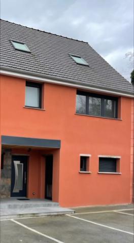 Bruay-la-Buissière (62700) Maison récente d'environ 140 m², bâtie sur 178 m² de terrain