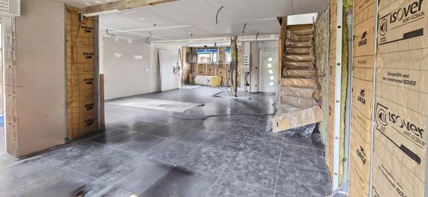 Bruay-la-Buissière (62700) Maison récente d'environ 140 m², bâtie sur 178 m² de terrain