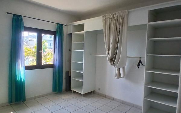 Maison à vendre    3 pièces • 170 m2 Petite-Île