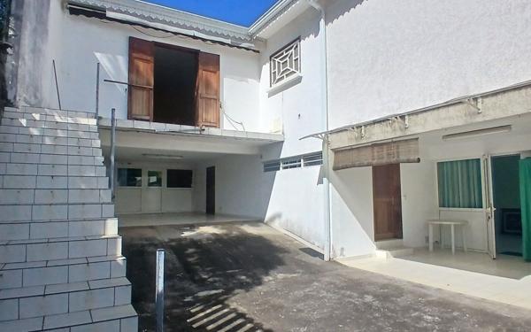 Maison à vendre    3 pièces • 170 m2 Petite-Île