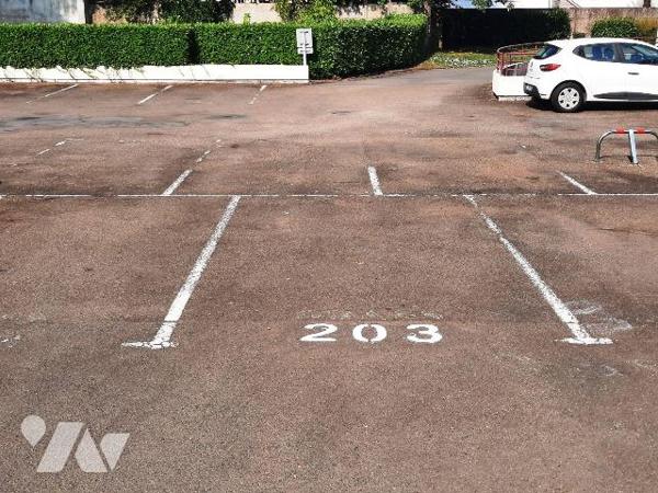 LE MANS CENTRE - BOLLEE 
Parking aérien dans résidence sécurisée - portail automatique
accès ...