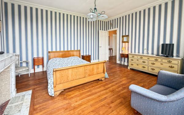 Maison à vendre    7 pièces •  Berthenonville