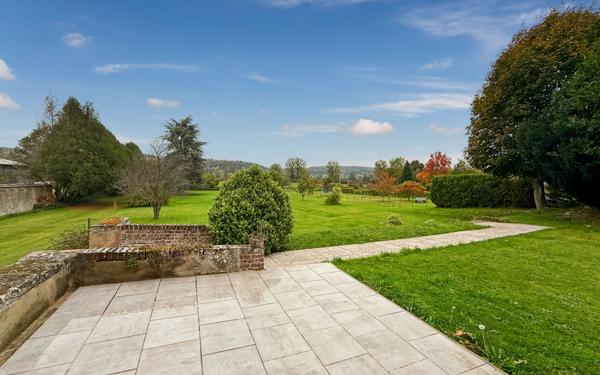 Maison à vendre    7 pièces •  Berthenonville