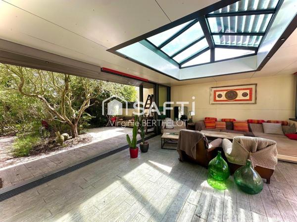 PAVILLON 3 CHAMBRES DONT 1 SUITE PARENTALE VERANDA / PERGOLA GARAGE /JARDIN  A SAINT-GELAIS! !